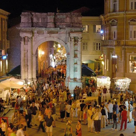 Apartman Suzi Valdebek Póla