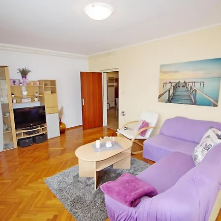 Apartman Suzi Valdebek Póla