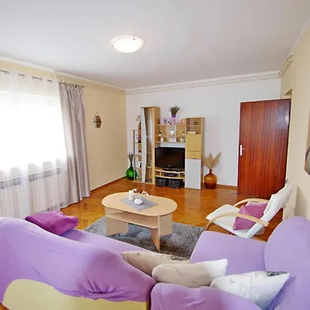 Suzi Valdebek Apartmán Pula