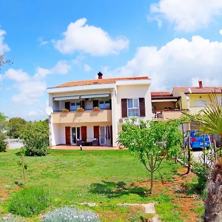 Suzi Valdebek * 풀라