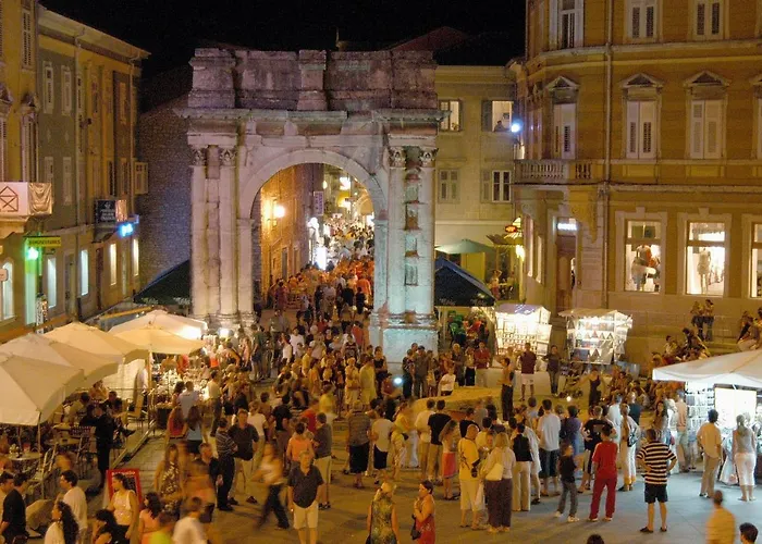 Apartament Suzi Valdebek Pula