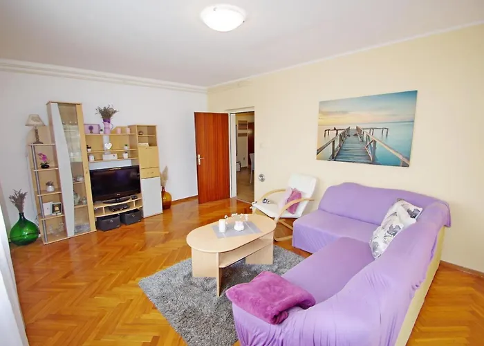 Apartament Suzi Valdebek Pula